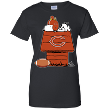 Load image into Gallery viewer, Chicago Bears Snoopy And Woodstock Waiting For Football Season T-Shirt For Women